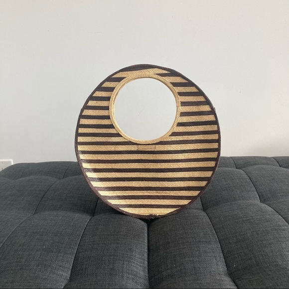 Round beach or summer purse - hand woven - Picture 1 of 3